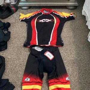 SUGOI bike riding outfit